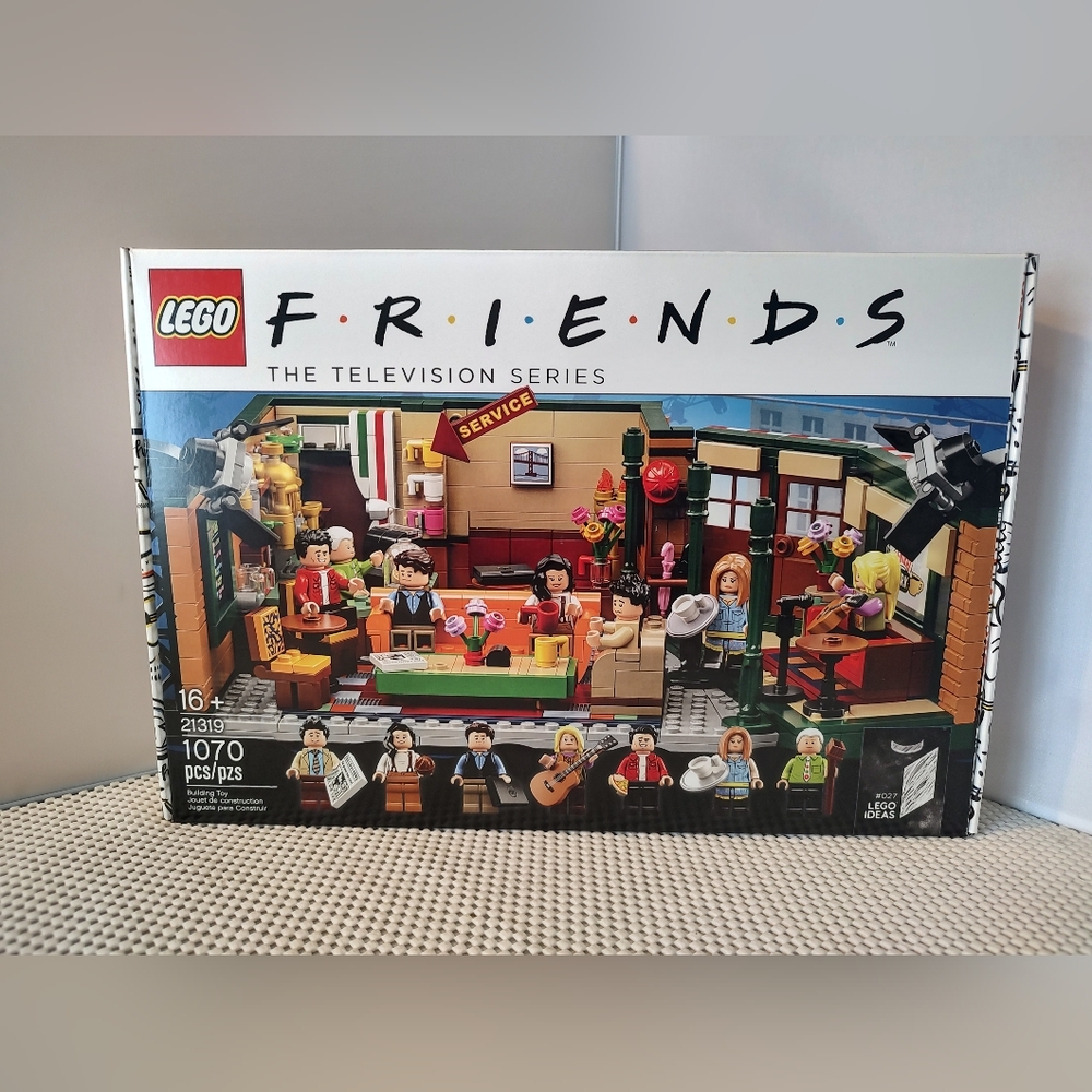 Lego 21319 Friends The Television Series NWT Building Toy Set